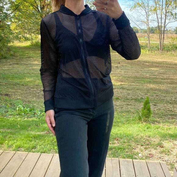 Victoria Sport black mesh long sleeve zip up jacket - Picture 2 of 7